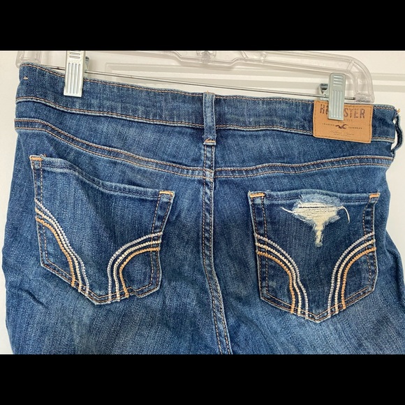 Hollister Distressed Skinny Jeans - Picture 3 of 3
